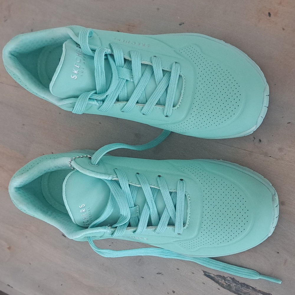 Skechers womens shoes size 9